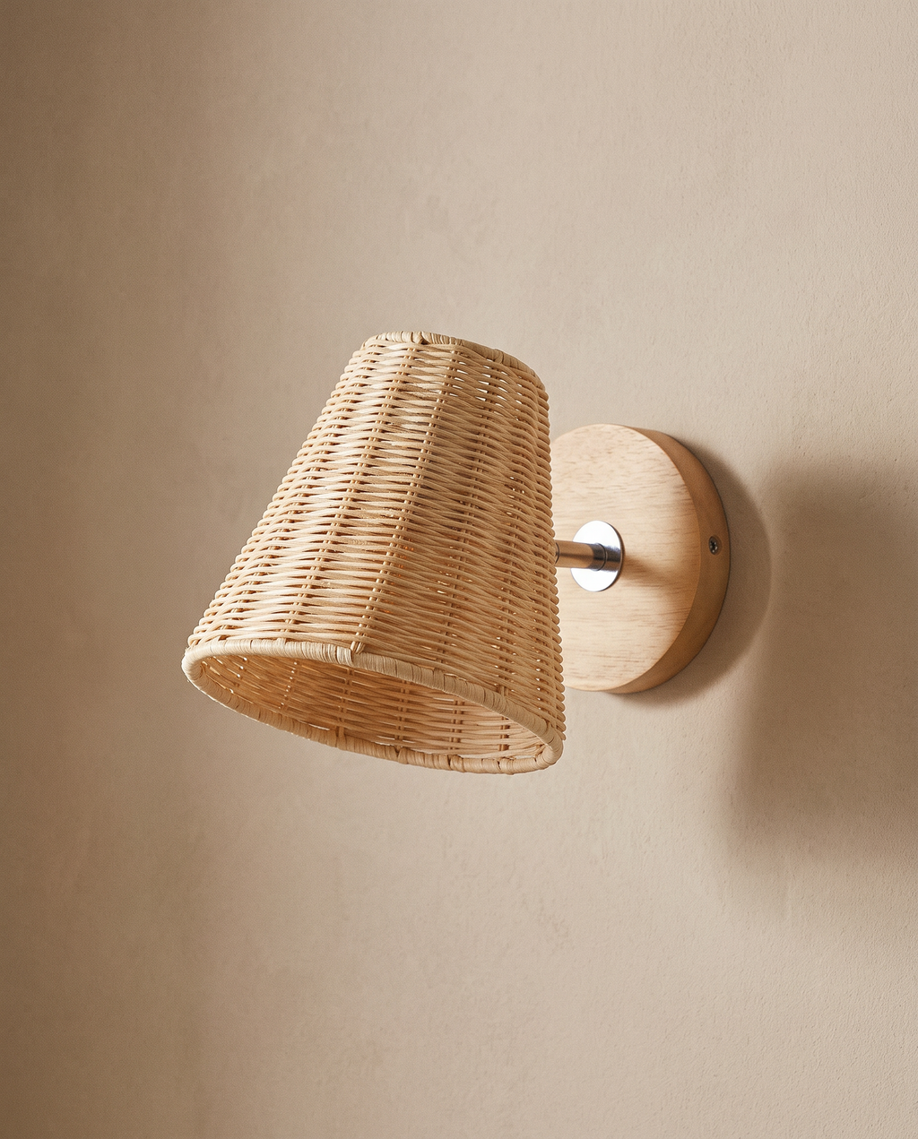 Rattan Wall Sconce